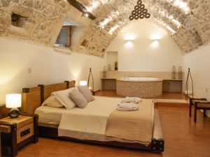 Tholos Superior Suite