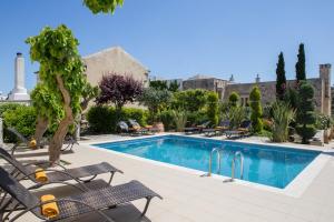 Pool & garden view