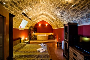 Tholos Superior Suite