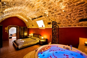 Tholos Superior Suite