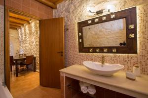 Tholos Superior Suite